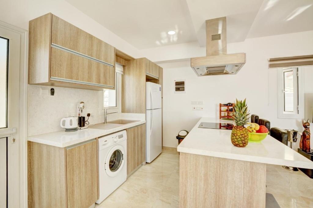Villa Mario - 2Min Walk From Kapparis Beach Paralimni Exterior foto