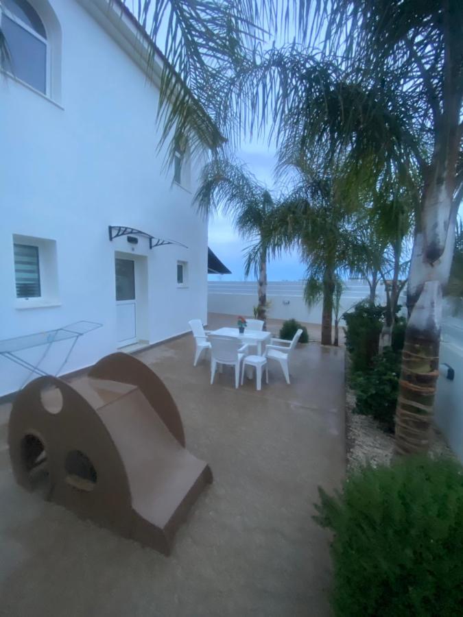 Villa Mario - 2Min Walk From Kapparis Beach Paralimni Exterior foto